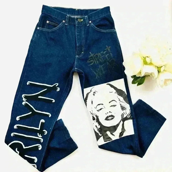 NWT Vintage Lee Highrise “Mom” Marilyn Monroe Handpainted Retro Jeans Size 30/34 - Picture 1 of 15